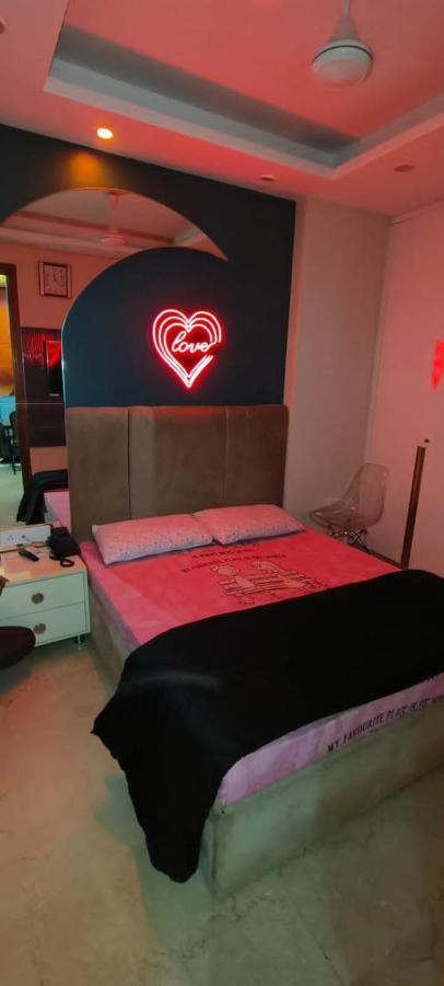 Vinanda Home Stay Nuova Delhi Esterno foto